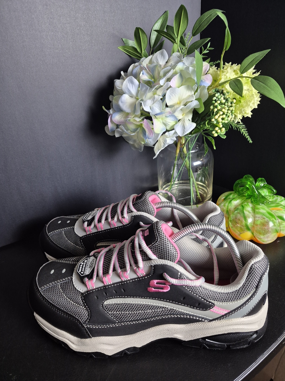 Skechers Women’s New! Steel Toe Black & Pink Mesh Athletic Sneakers. Size 11